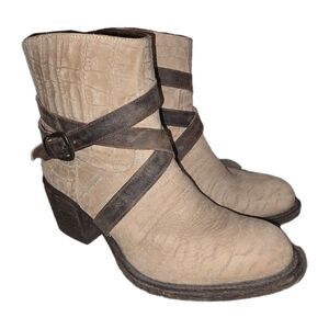 MISS MACIE SEDONA Sz9.5 Textured Matte Bone Harness Buckle Distressed Logo Boots